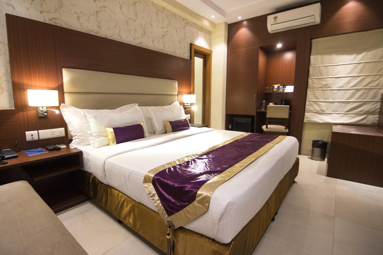 Aura Hotel Kolkata Eksteriør bilde