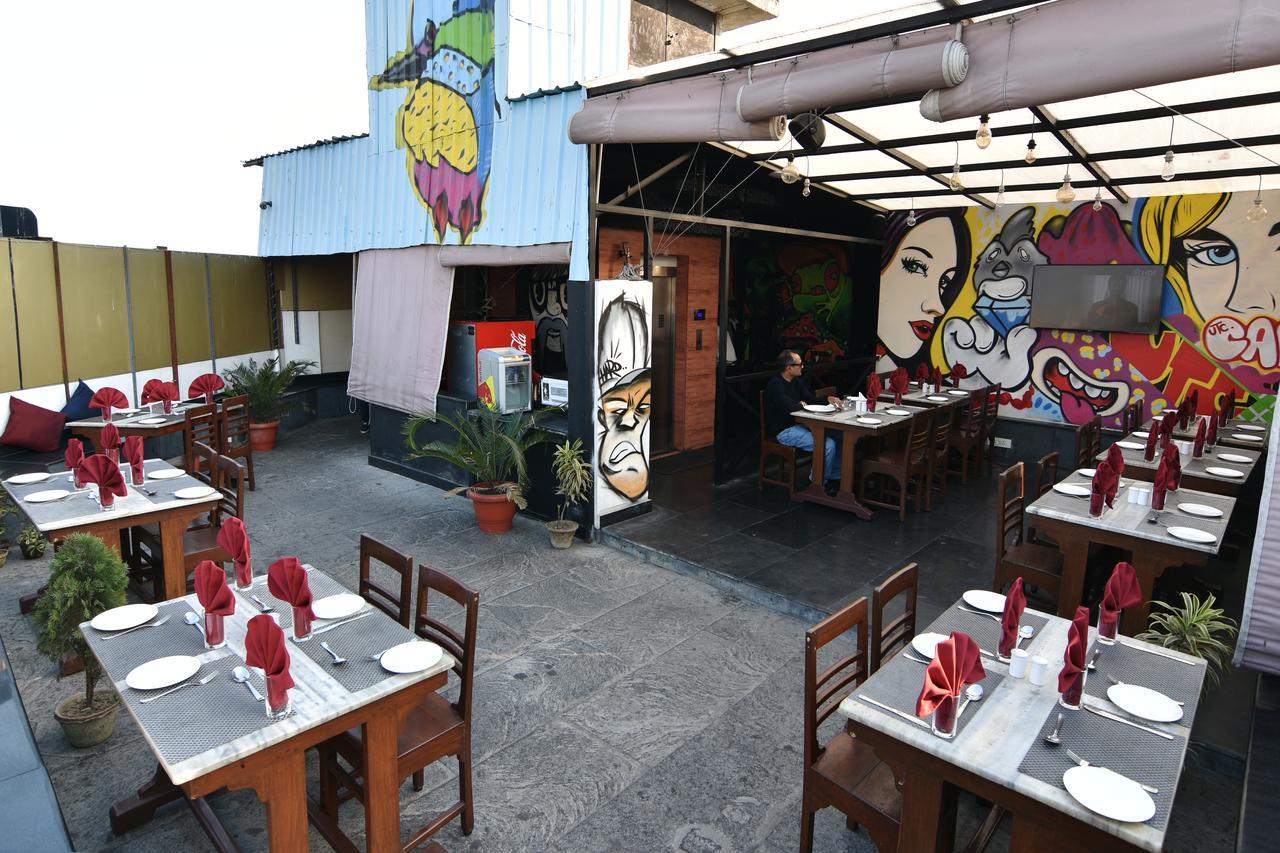 Aura Hotel Kolkata Eksteriør bilde